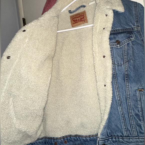 Fairly Used, Few Times Levi’s Jacket - Picture 3 of 4